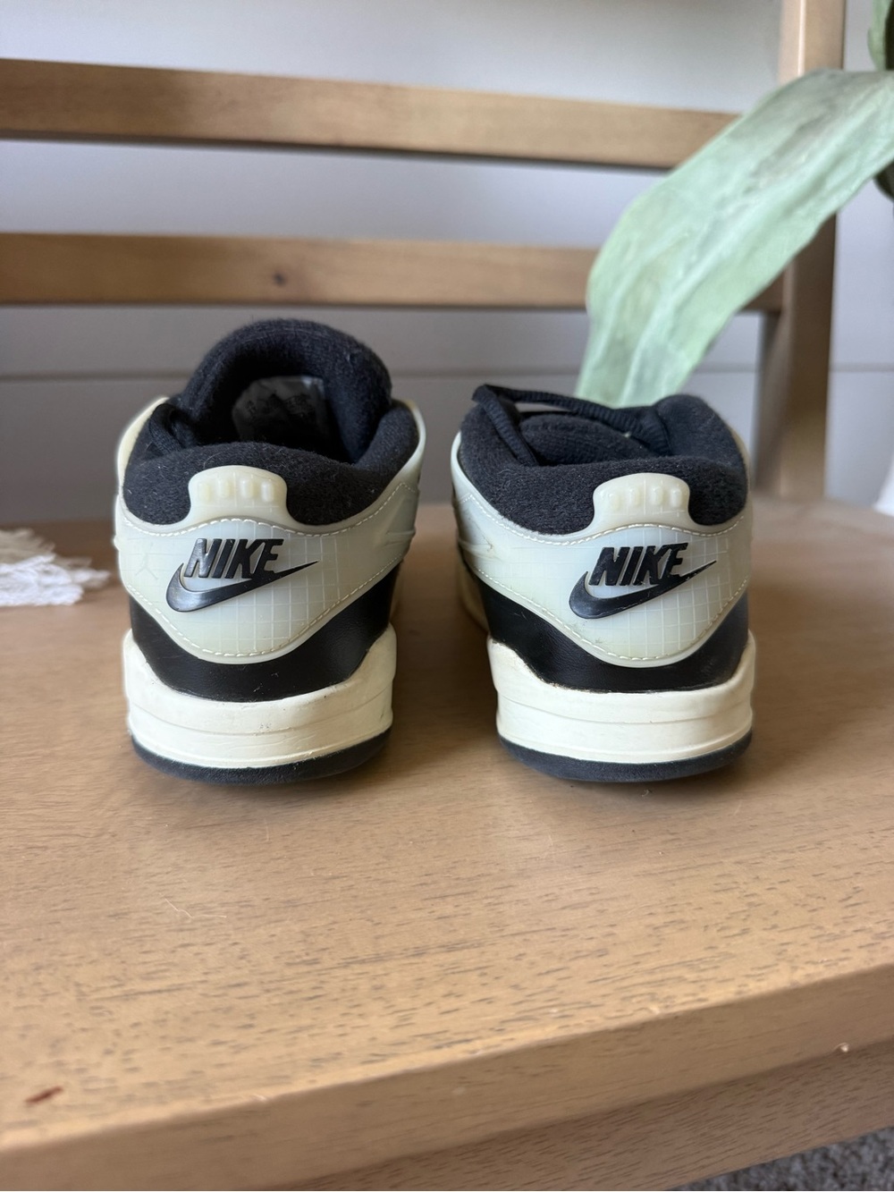 Jordan 4 RM - Picture 3 of 4